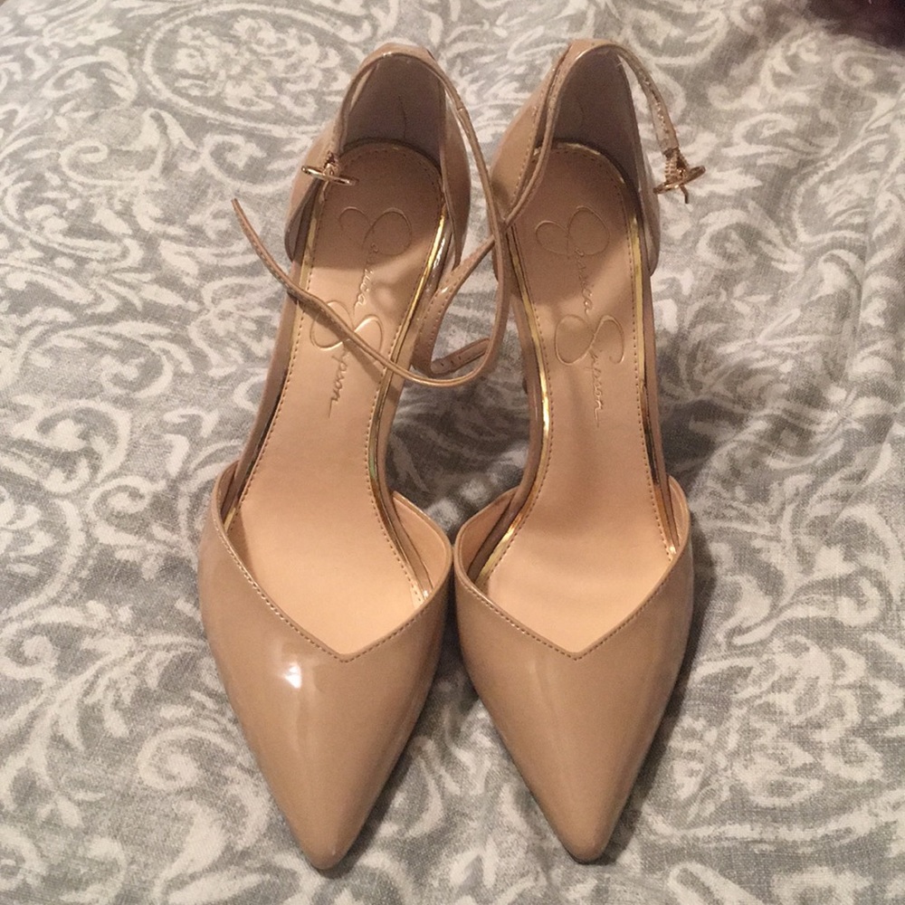 Jessica Simpson nude heels 6.5